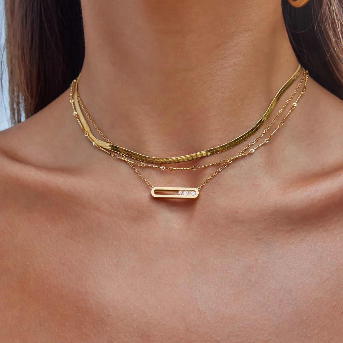 Sculpted Gold Pendant Necklace with Hypoallergenic Gold Chain – Minimalist Jewelry for Everyday Wear