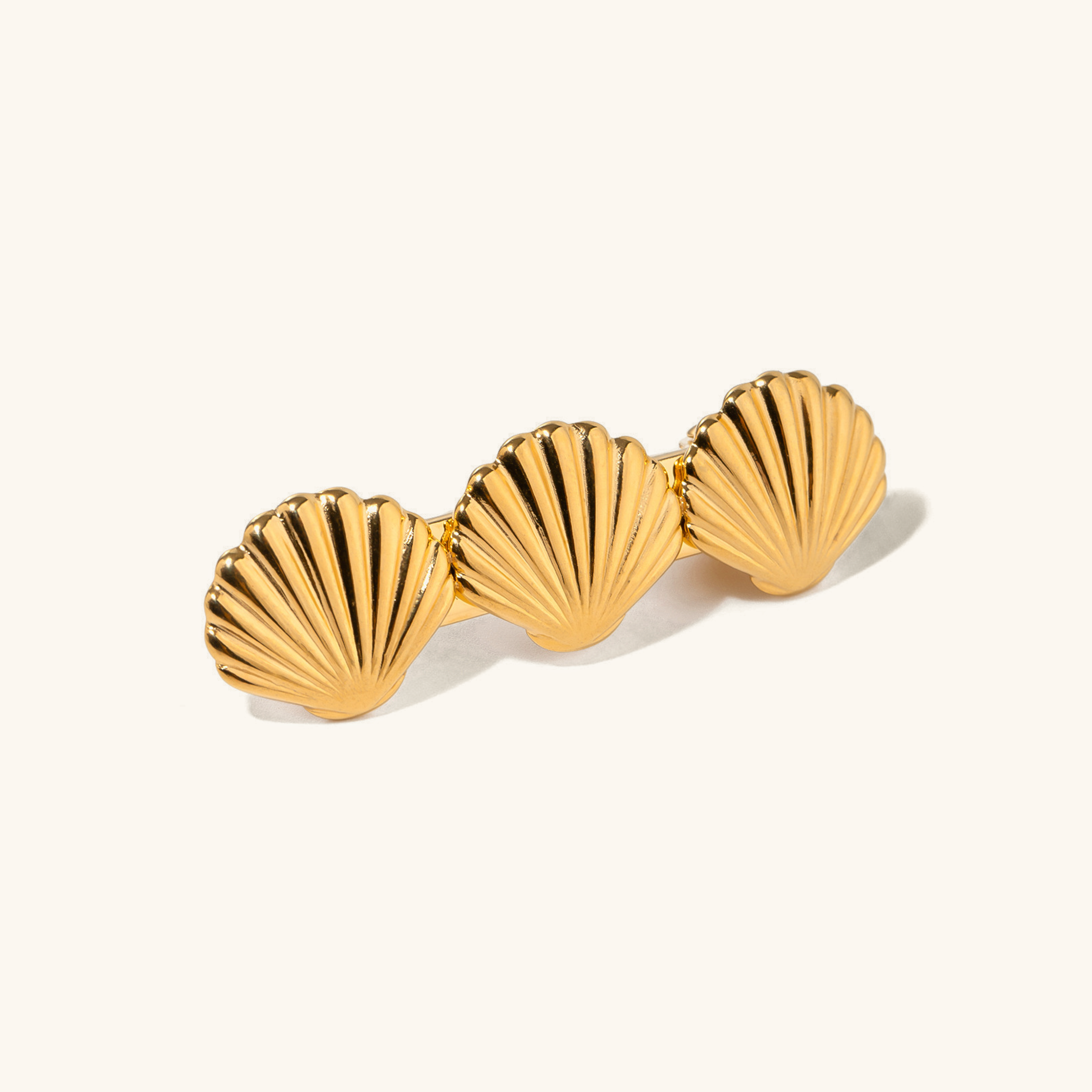 Seashell Gold Hair Clip – Hypoallergenic, Waterproof, and Stylish Ocean-Inspired Accessory
