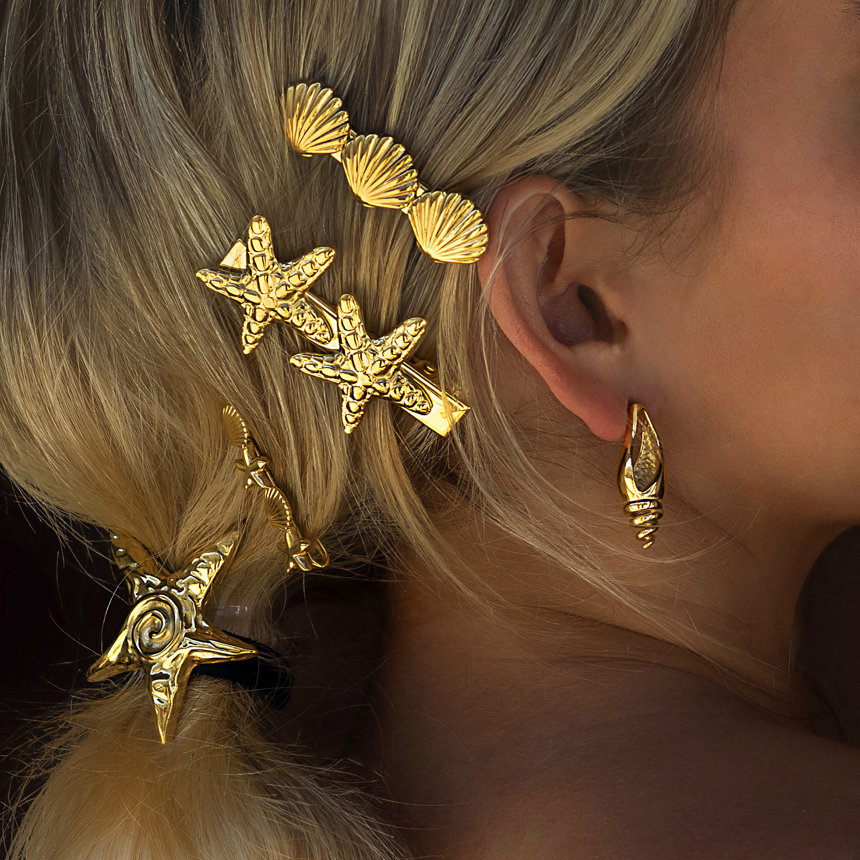Seashell Gold Hair Clip – Hypoallergenic, Waterproof, and Stylish Ocean-Inspired Accessory