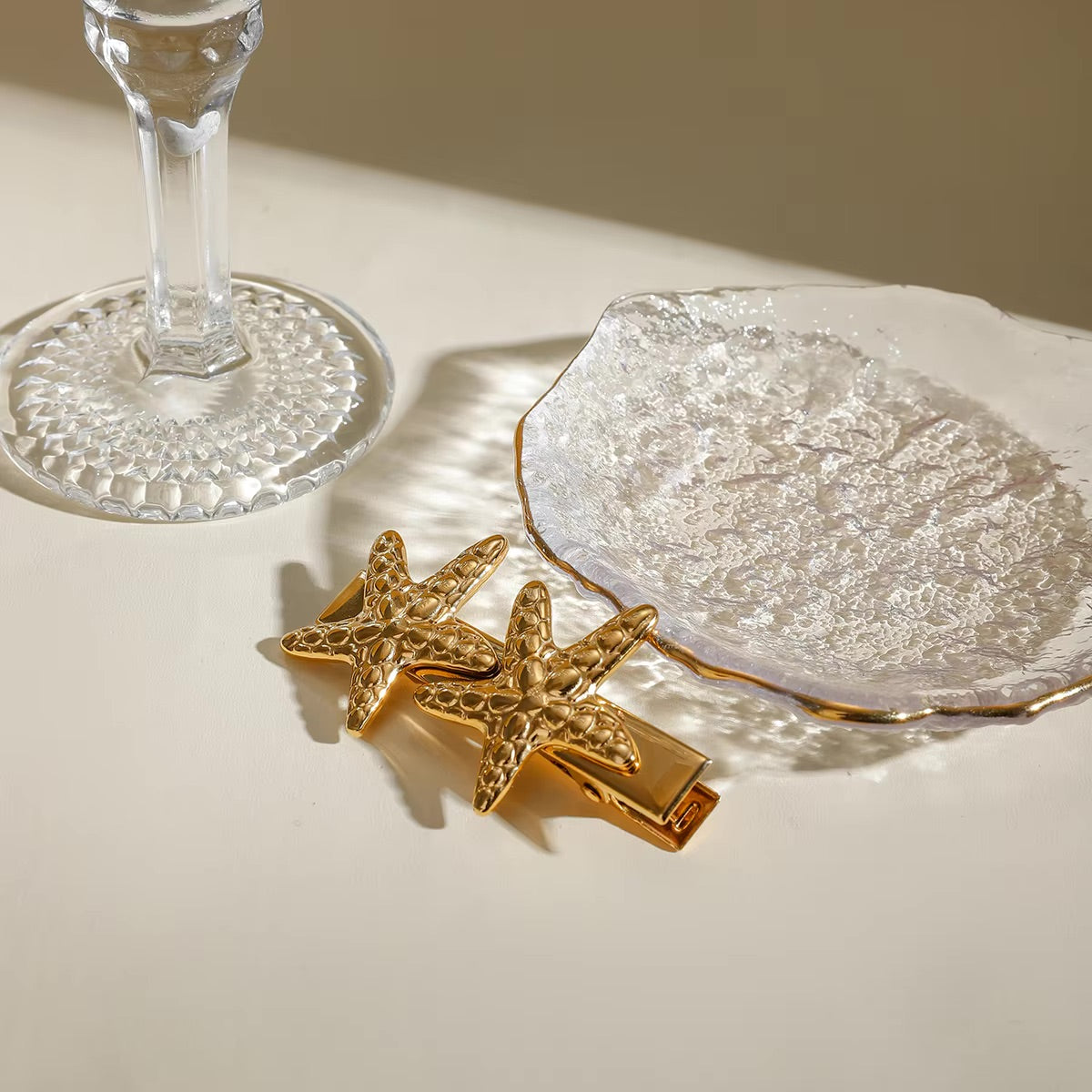 Tropical Starfish Gold Hair Clip – Hypoallergenic and Waterproof Accessory for Beachside Charm