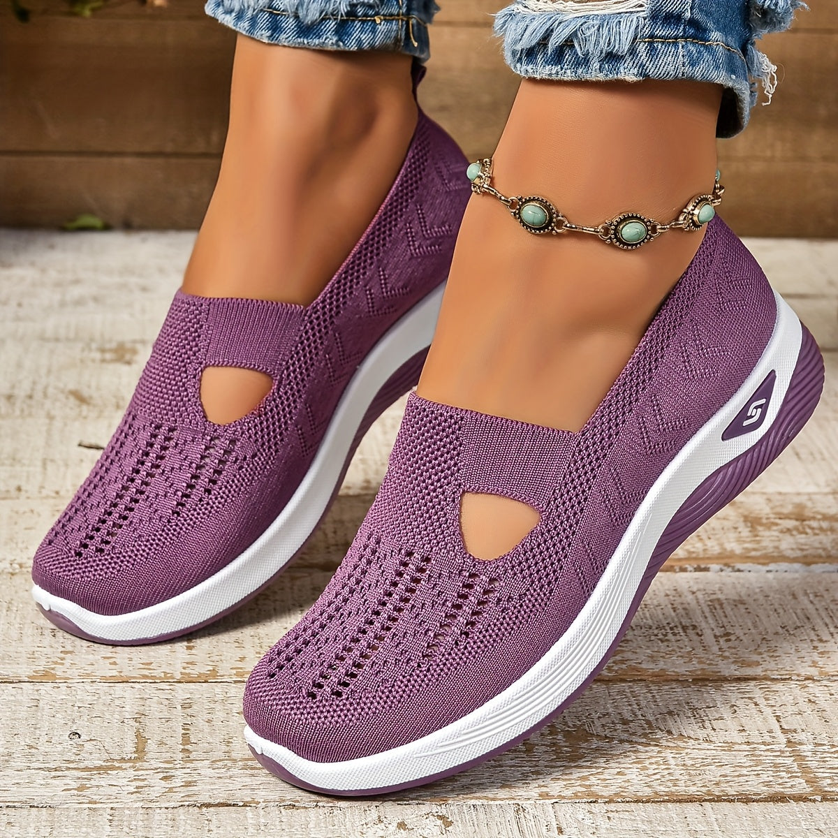 Women’s Breathable Knit Slip-On Sneakers with Cushioned Sole – Casual Low-Cut Design