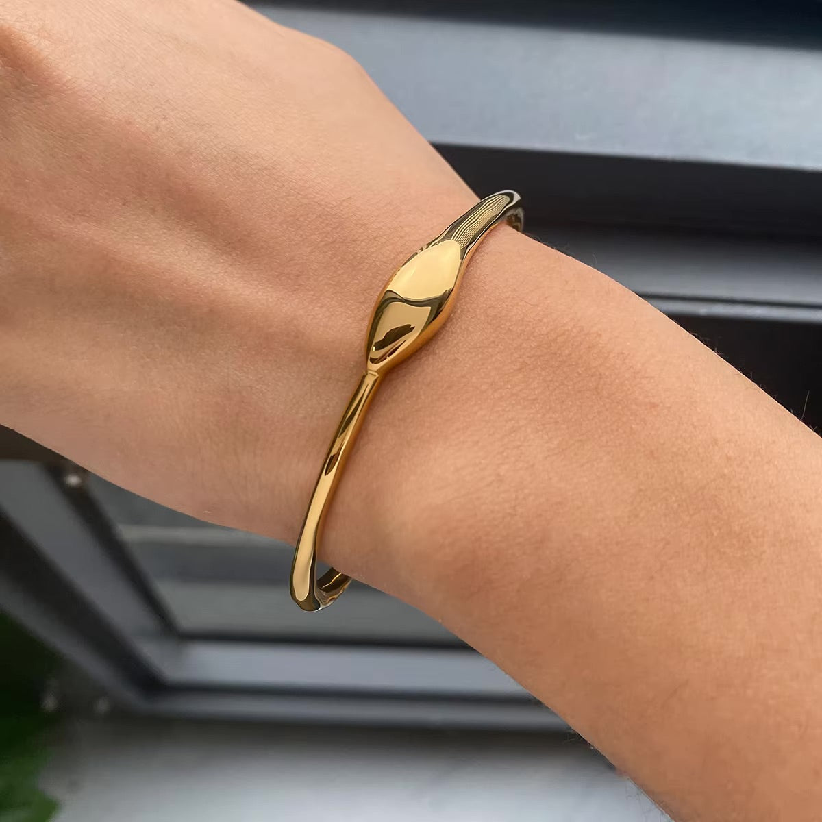 Women's Gold Bangle Minimalist Stainless Steel 18k