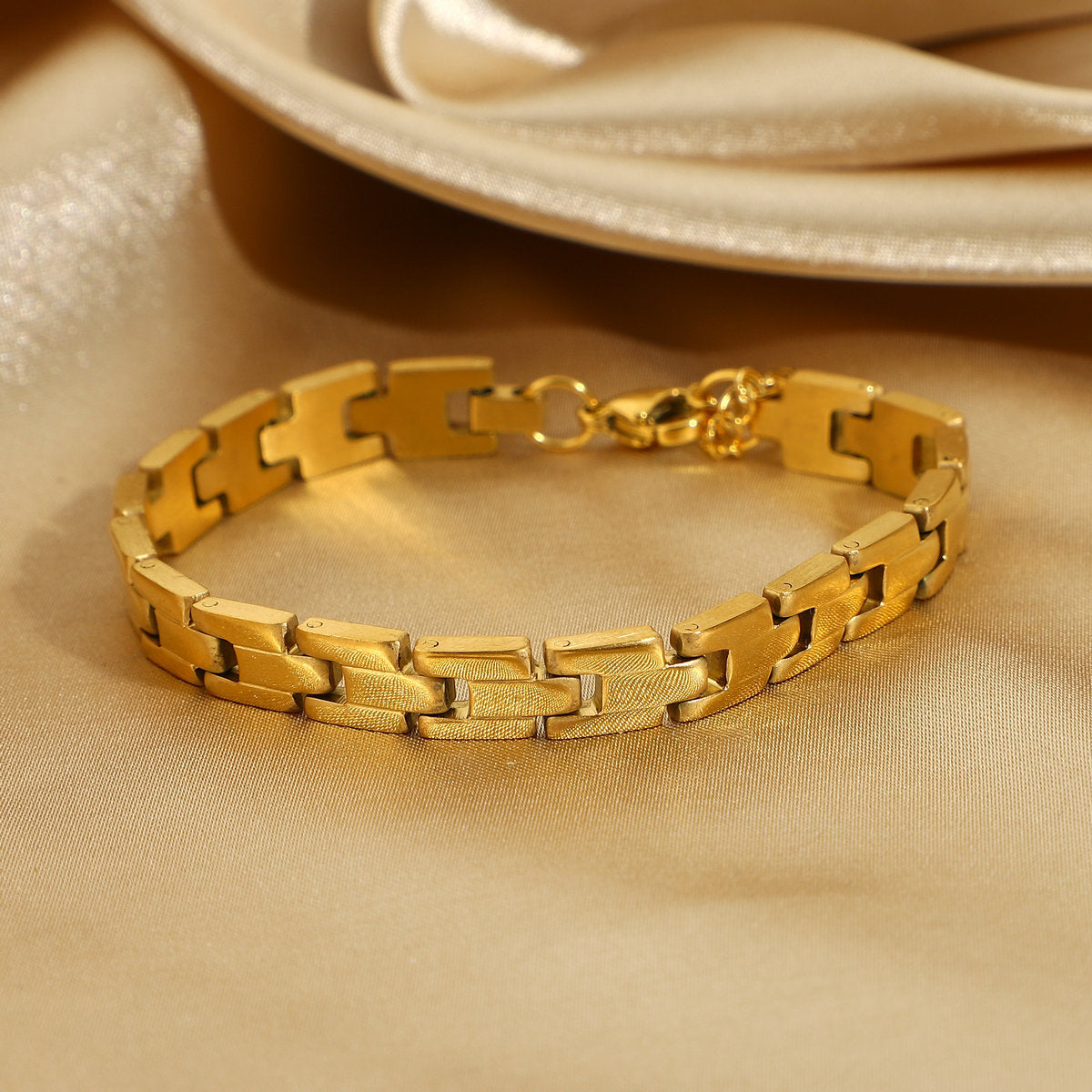 Women's Gold Bracelet Waterproof Stainless Steel 18k Gold