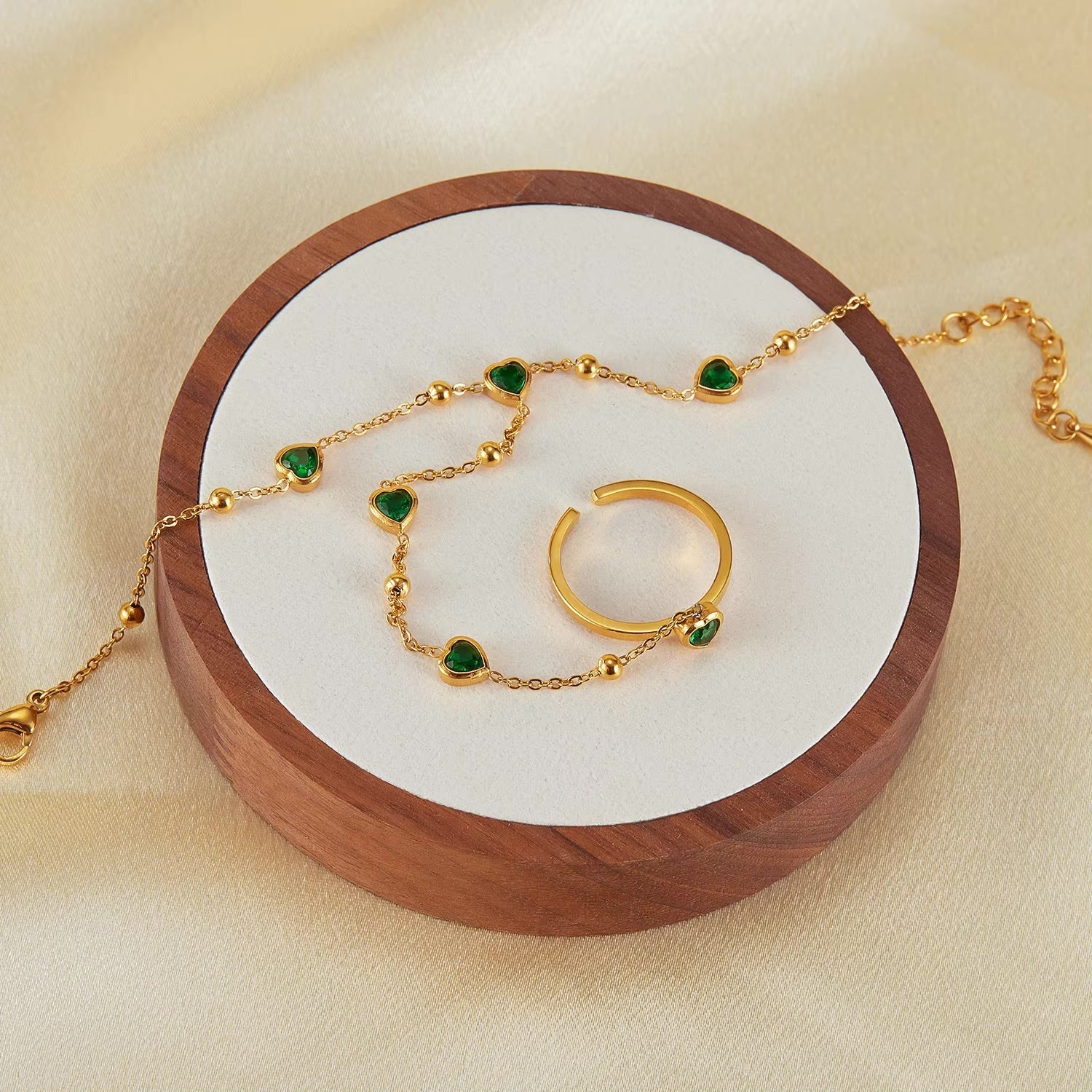 Women's Hand Chain Emerald Stainless Steel-Plated 18k Gold