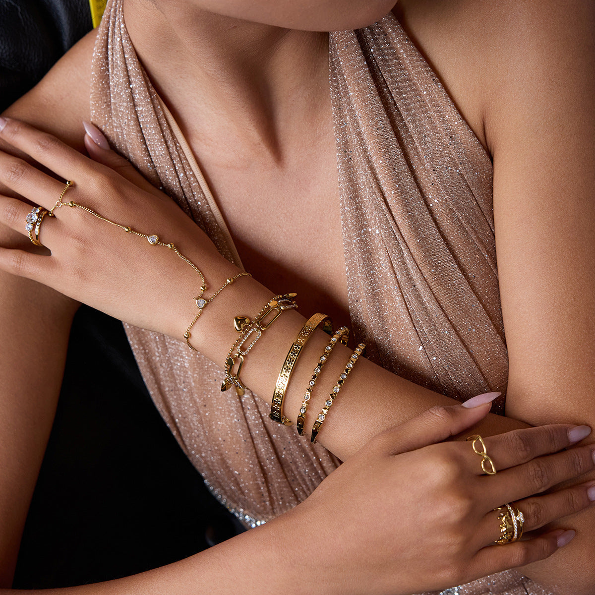 Women's Hand Chain Gold Stainless Steel-Plated 18k