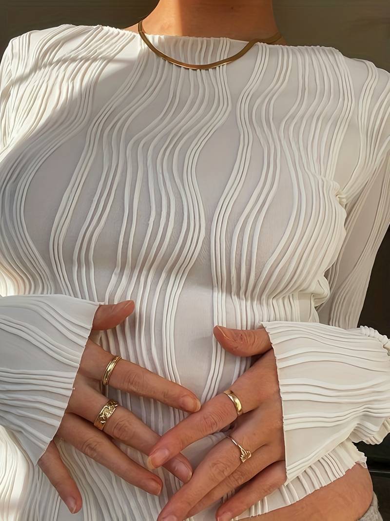 Women's High Neck Fitted Top with 3D Textured Pattern – Long Sleeve Stretch Fabric