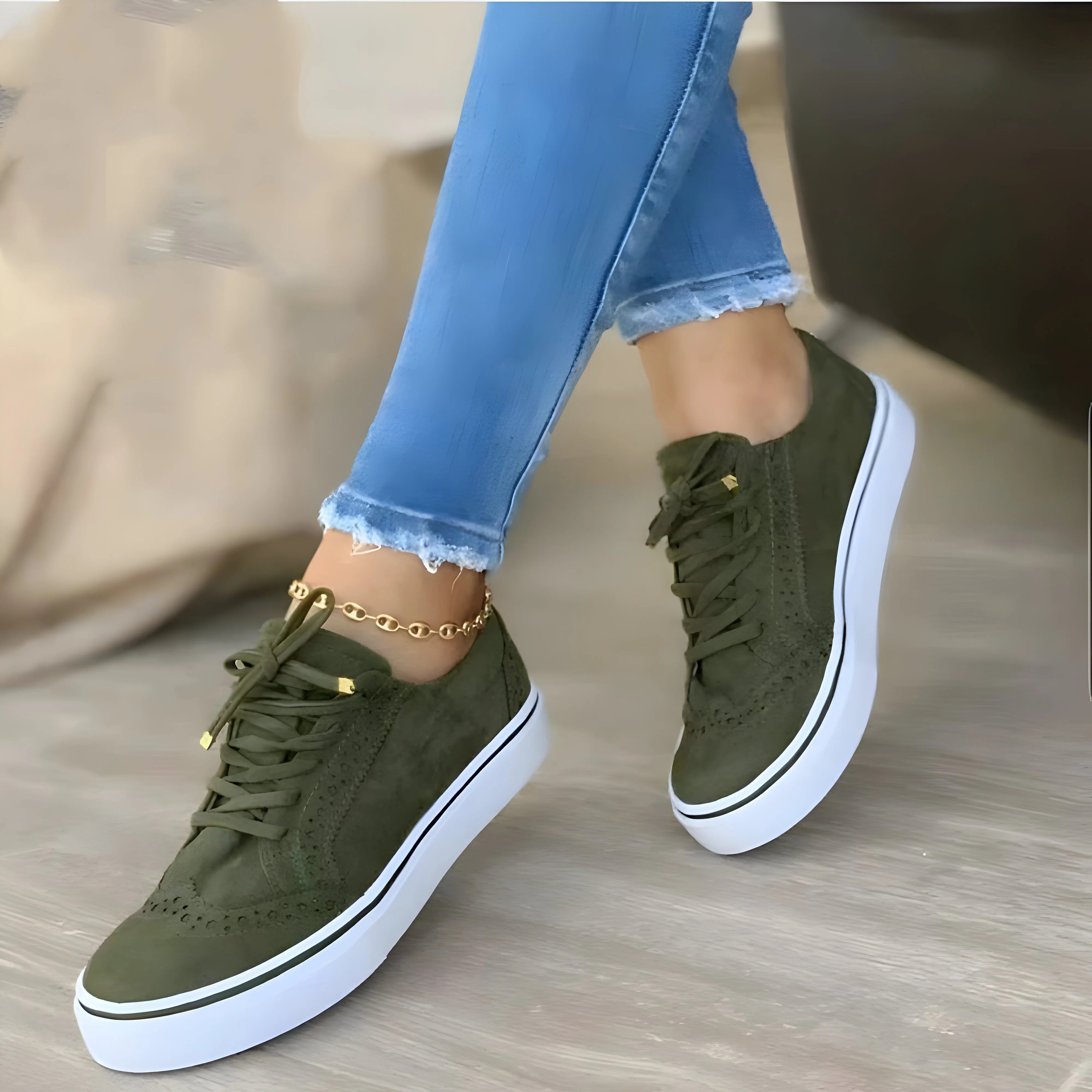 Women's Lace-Up Sneakers with Supportive Fit and Platform Sole for Casual Comfort