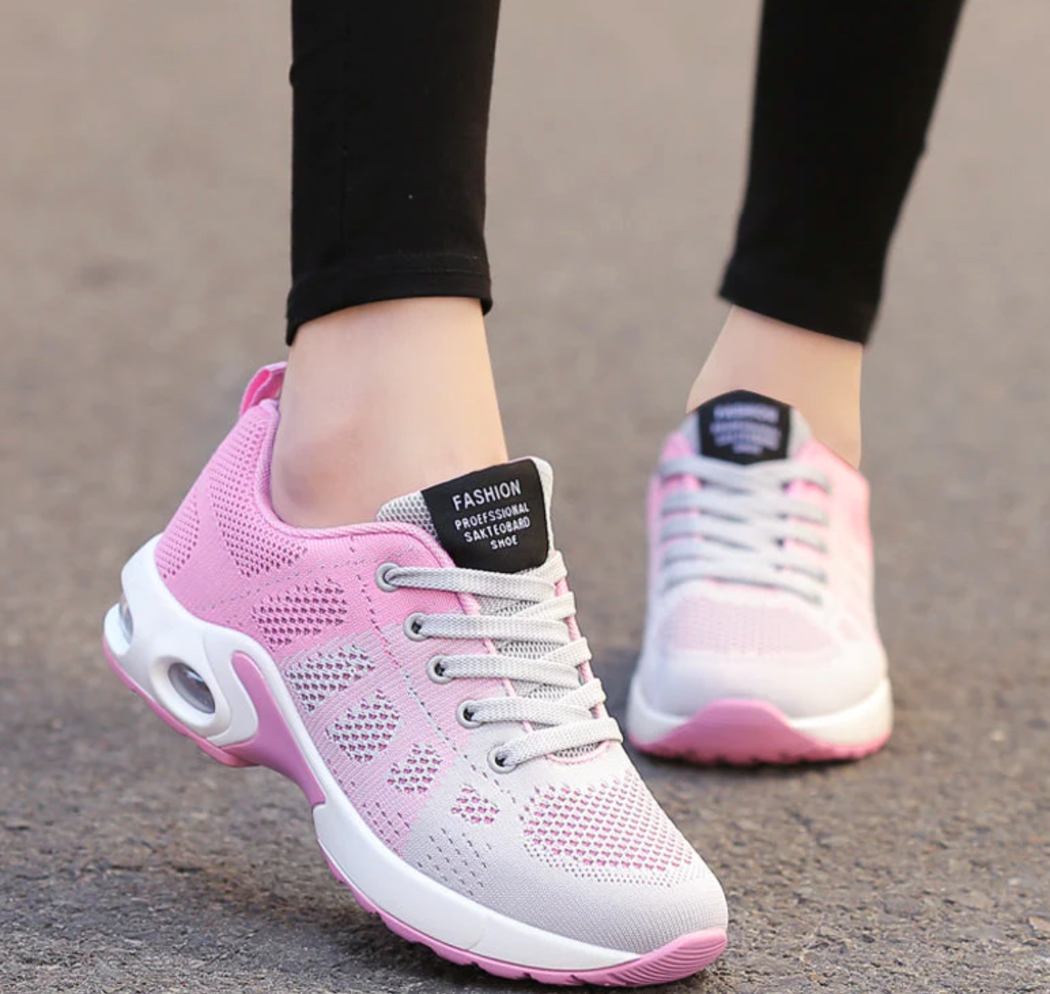 Women's Lightweight Athletic Sneakers with Breathable Mesh and Cushioned Support