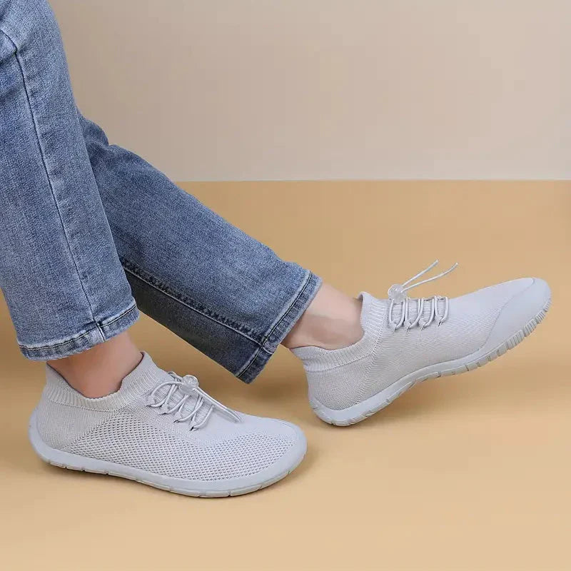 Women’s Lightweight Slip-On Sneakers with Breathable Mesh and Elastic Lace Closure for Casual Wear
