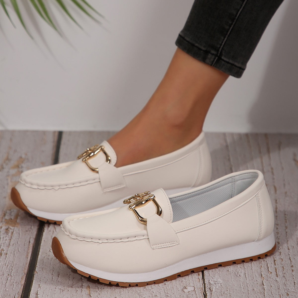 Women's Slip-On Platform Sneakers with Chain Detail – Casual Moc Toe Design