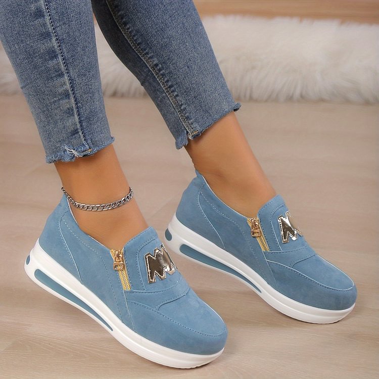Women's Slip-On Sneakers – Trendy Canvas Shoes with Comfortable Fit for Casual Outings