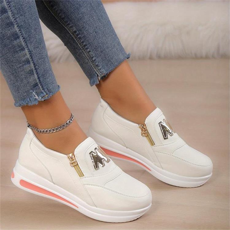 Women's Slip-On Sneakers – Trendy Canvas Shoes with Comfortable Fit for Casual Outings