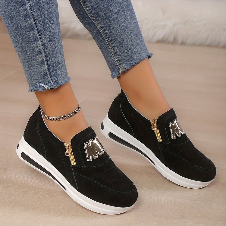 Women's Slip-On Sneakers – Trendy Canvas Shoes with Comfortable Fit for Casual Outings