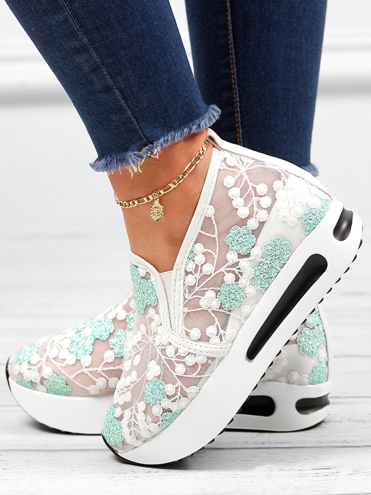 Women's Slip-On Sneakers with Floral Embroidery and Sheer Mesh Upper – Trendy Platform Sole for Casual Style