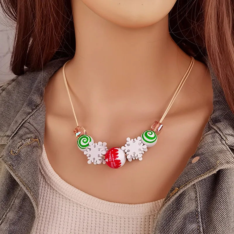 Women's Necklace Cream Wooden Snowflake Choker Pendant