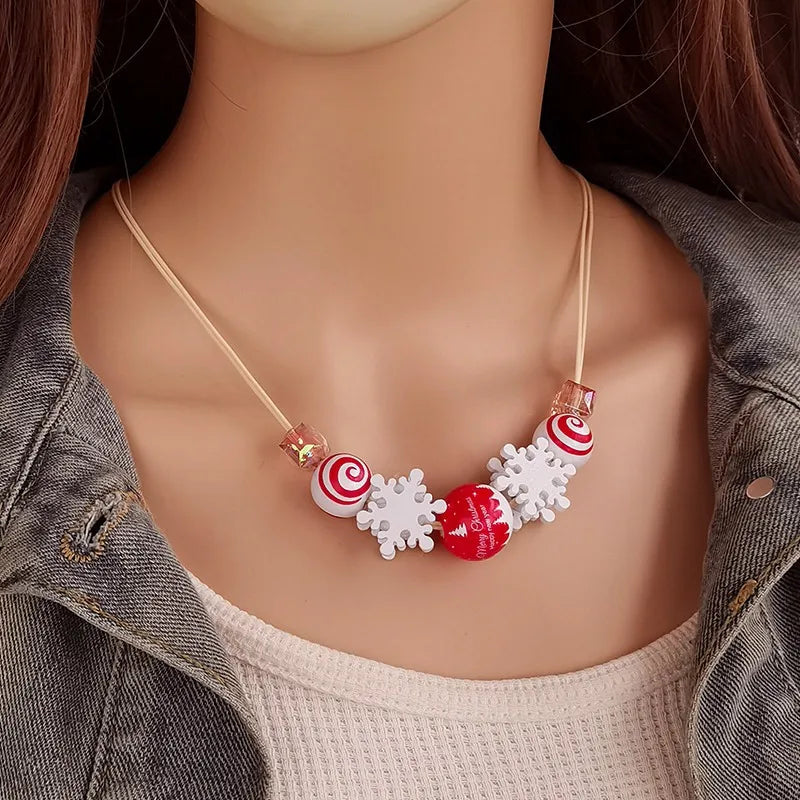 Women's Necklace Cream Wooden Snowflake Choker Pendant