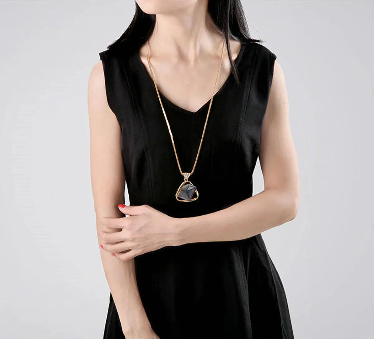 Women's Solid Color Sweater Chain with Rhinestone Inlay – Durable Alloy Streetwear Accessory