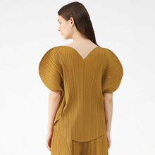 Load image into Gallery viewer, Woman Pleated T Shirt Solid Heart-shaped Design V Collar Batwing Sleeve Loose Tops Casual Style
