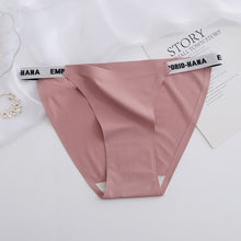 Load image into Gallery viewer, European And American Sexy Women's Briefs Ice Silk Seamless Sweet Hip Lifting Sports Pure Cotton Bottom Crotch Fun G-String Pants
