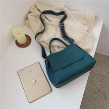 Load image into Gallery viewer, Totes Bags Women Large Capacity Handbags Women PU Shoulder Messenger Bag Female Retro Daily Totes Lady Elegant Handbags
