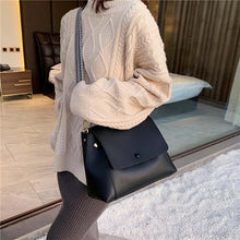 Load image into Gallery viewer, Totes Bags Women Large Capacity Handbags Women PU Shoulder Messenger Bag Female Retro Daily Totes Lady Elegant Handbags
