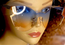 Load image into Gallery viewer, Oversized Summer glasses - Bianca's hair and beauty supply
