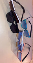 Load image into Gallery viewer, Oversized Summer glasses - Bianca's hair and beauty supply
