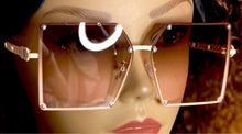 Load image into Gallery viewer, Oversized Summer glasses - Bianca's hair and beauty supply
