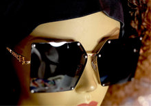 Load image into Gallery viewer, Oversized Summer glasses - Bianca's hair and beauty supply

