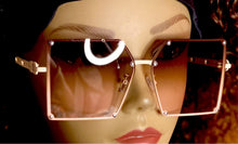 Load image into Gallery viewer, Oversized Summer glasses - Bianca's hair and beauty supply
