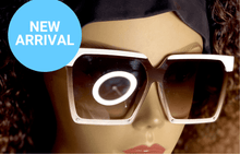 Load image into Gallery viewer, Oversized Summer glasses - Bianca's hair and beauty supply
